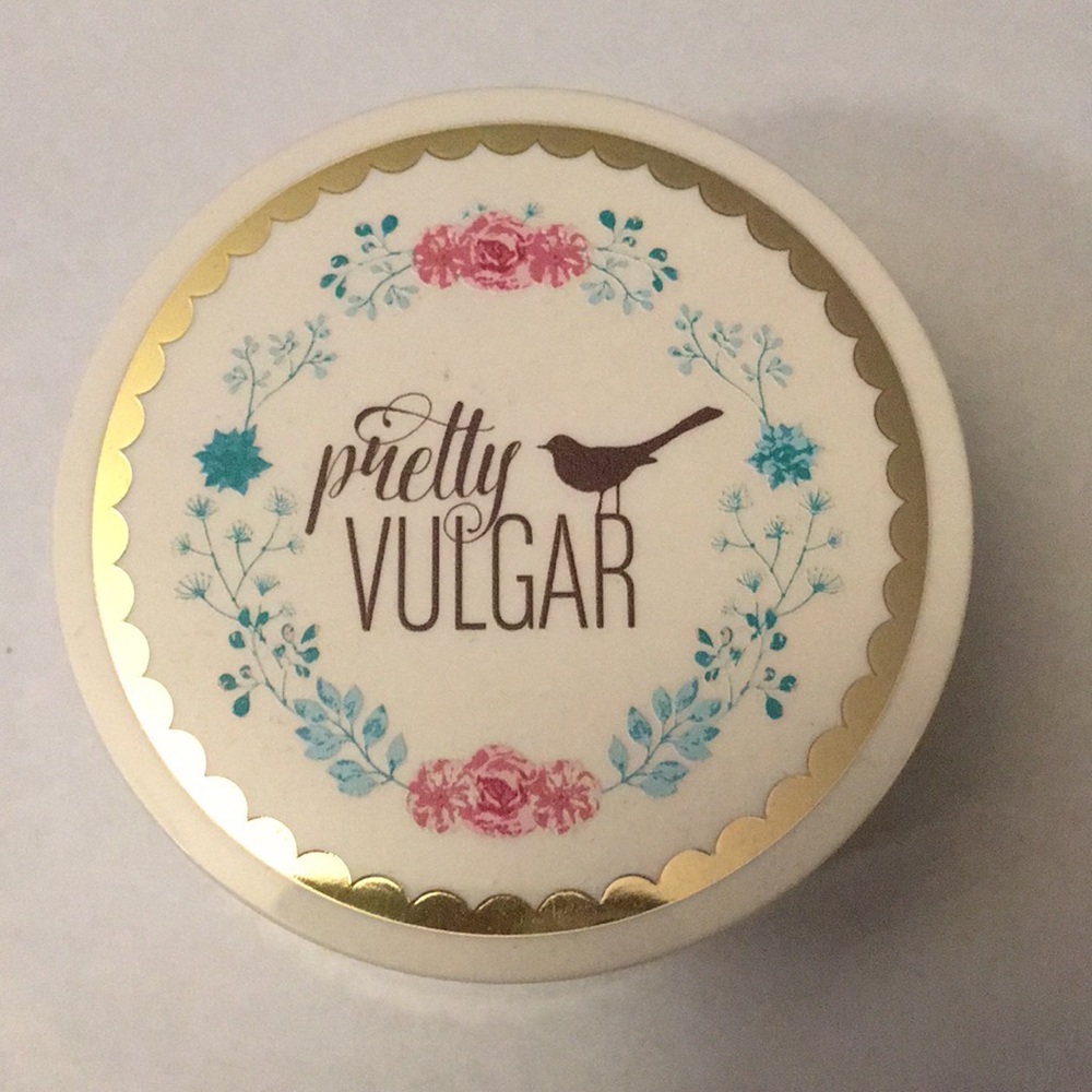 Pretty Vulgar translucent face powder